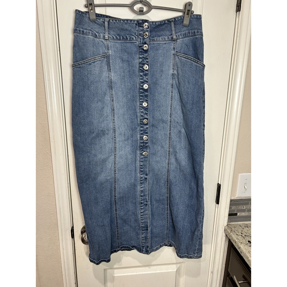 Monroe and Maine Women's Plus size denim Skirt Size 14 Maxi Button-front